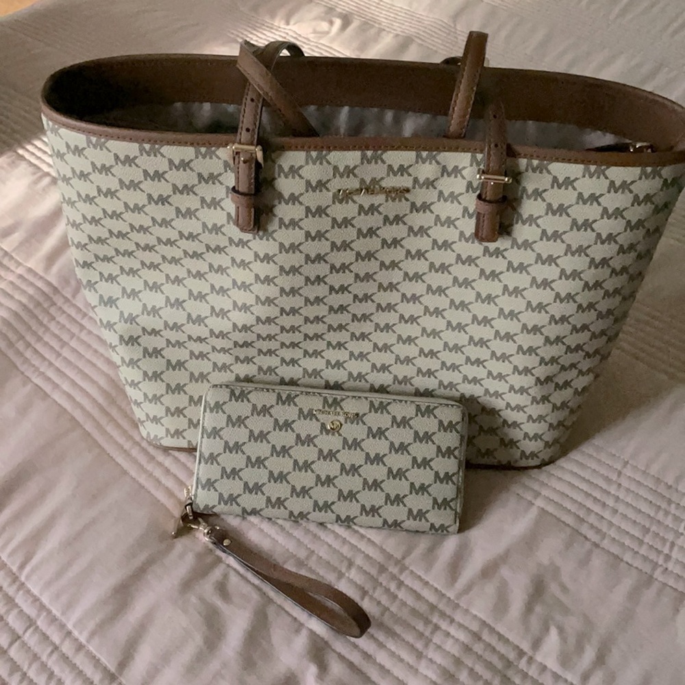 Michael Kors Beautiful Set